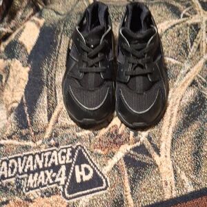 Nike Kids Black Low-Top Sneakers